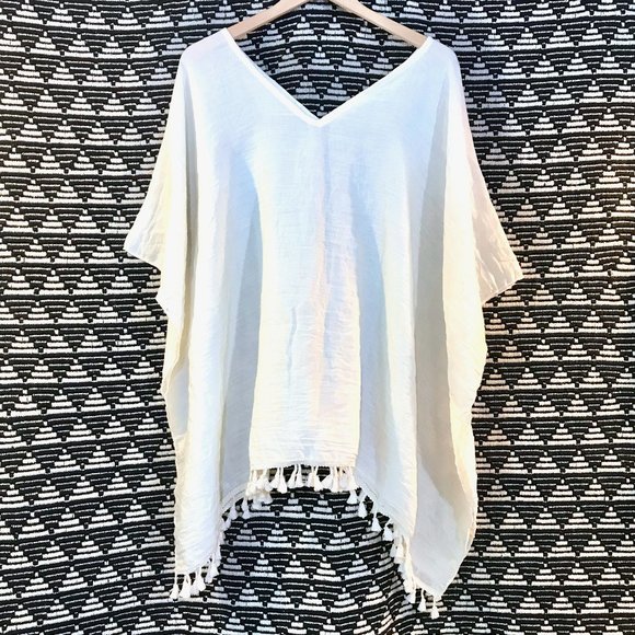 ivory light weight poncho - Picture 1 of 9